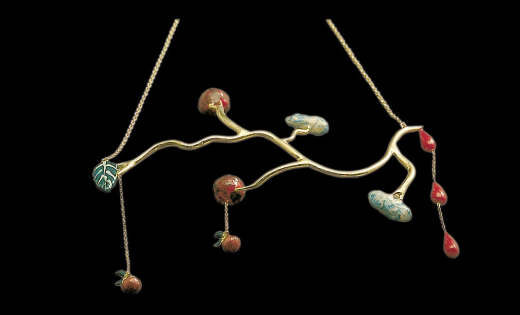 Gioiello esposto nella sala del terzo millennio al museo Orodautore realizzato dall'artista Luca Alinari